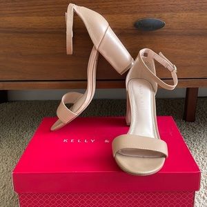 Kelly & Katie Low Pump/ size: 7